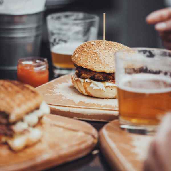 https://www.agriturismolapace.com/wp-content/uploads/2017/05/inner_cell_burger_2.jpg